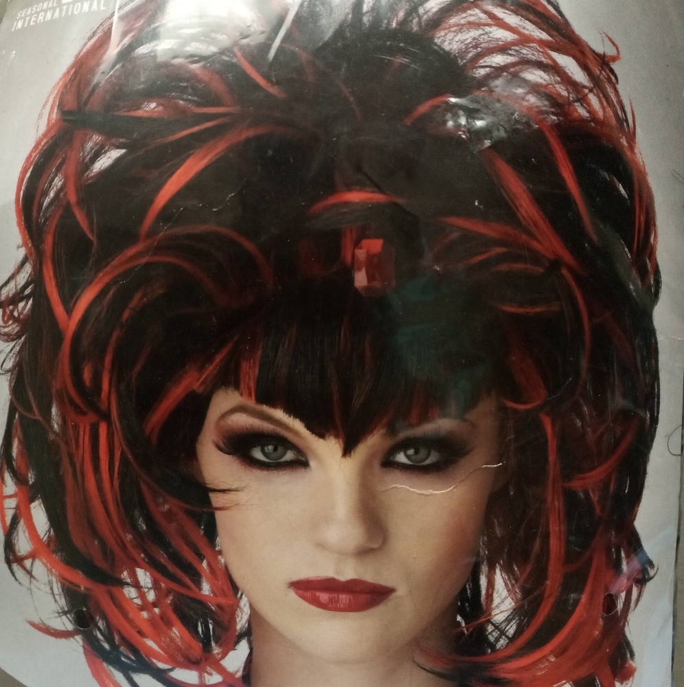 Evil Sorceress Black /Red Wig